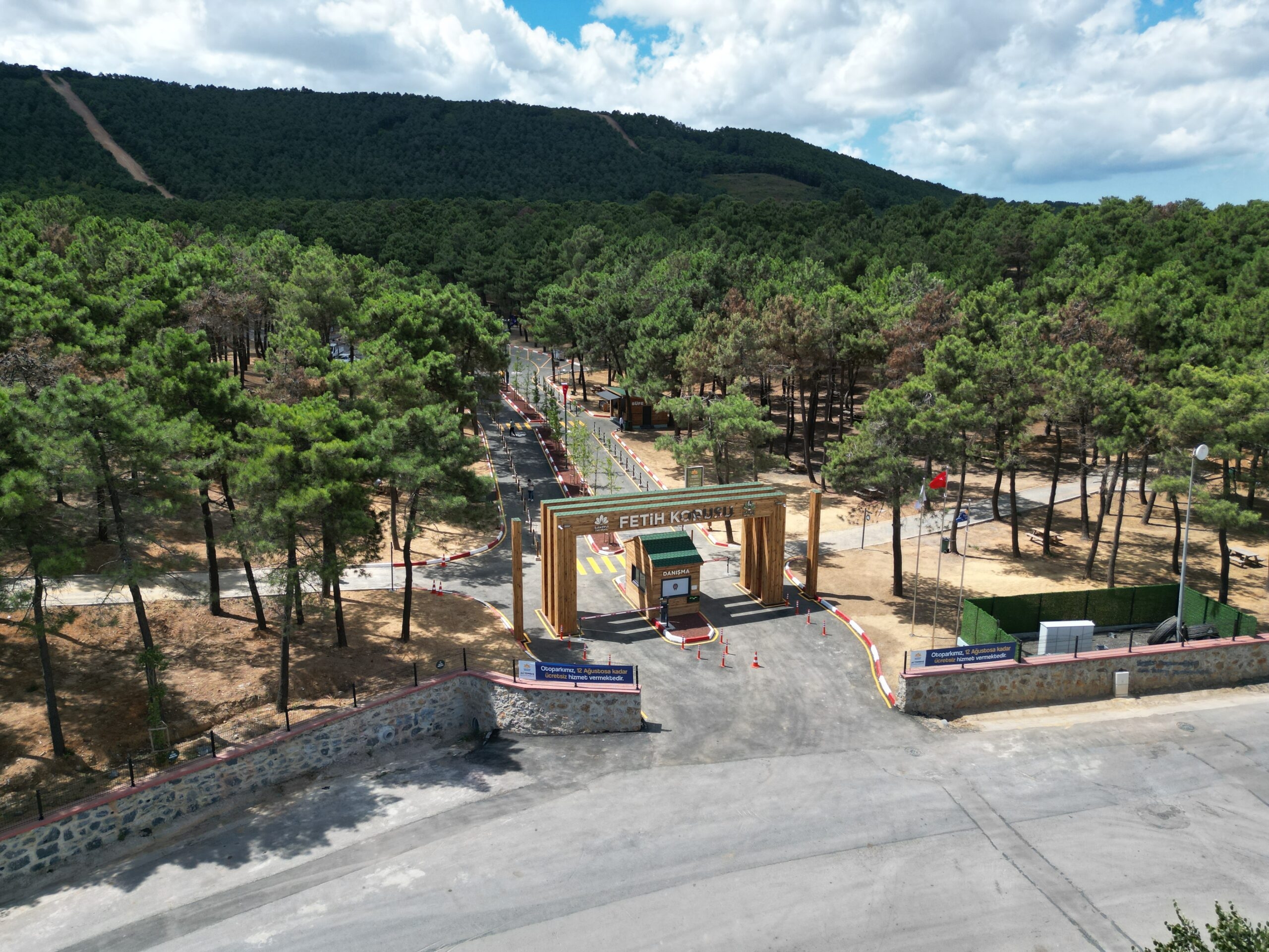 Sultanbeyli Fetih Korusu Restaurant and Barbecue Facilities